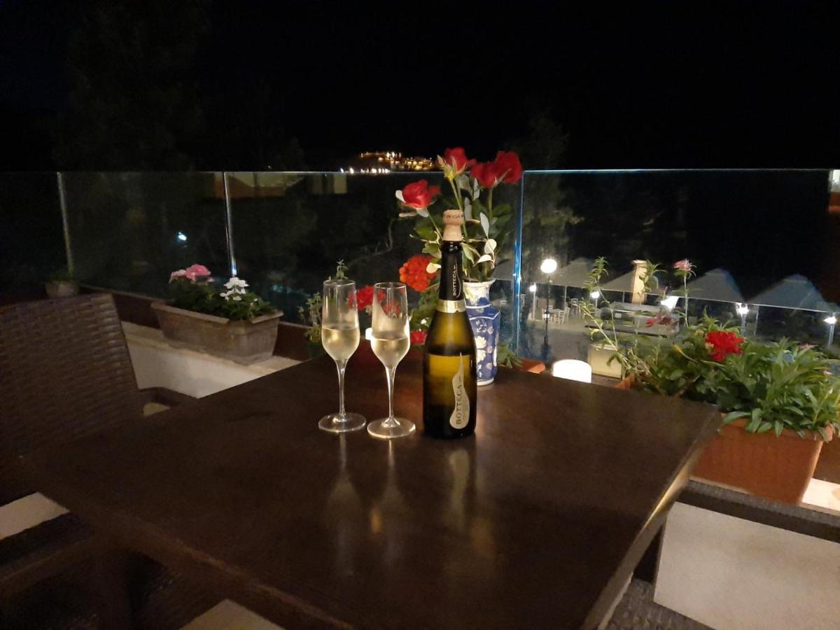 Apartments Kuce Lekovica Beach & Snack Bar- Bistro ภายนอก รูปภาพ