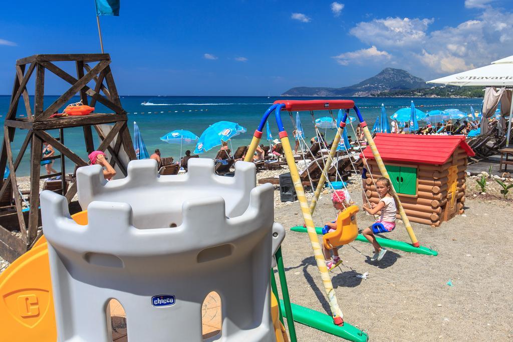 Apartments Kuce Lekovica Beach & Snack Bar- Bistro ภายนอก รูปภาพ