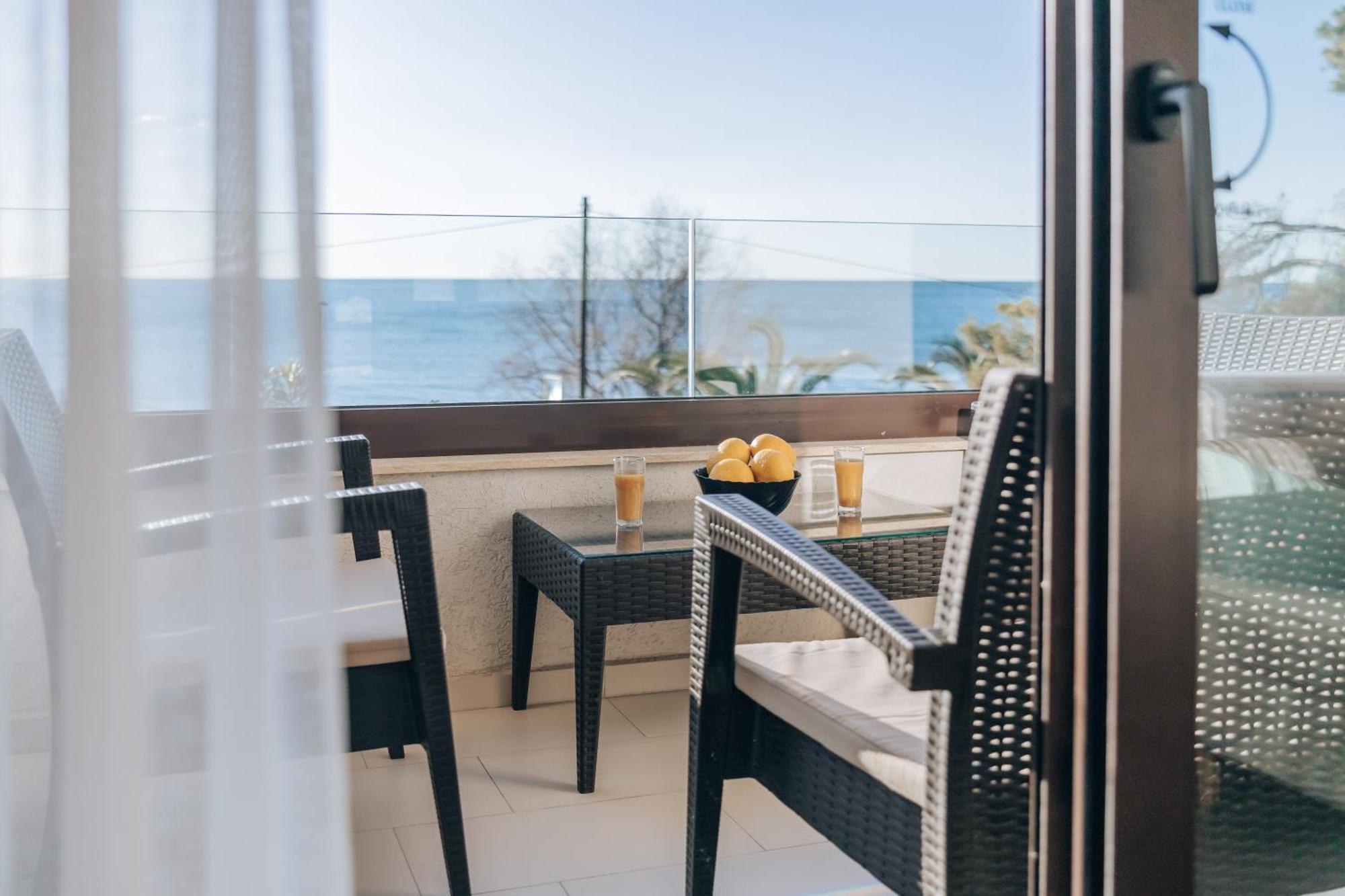 Apartments Kuce Lekovica Beach & Snack Bar- Bistro ห้อง รูปภาพ
