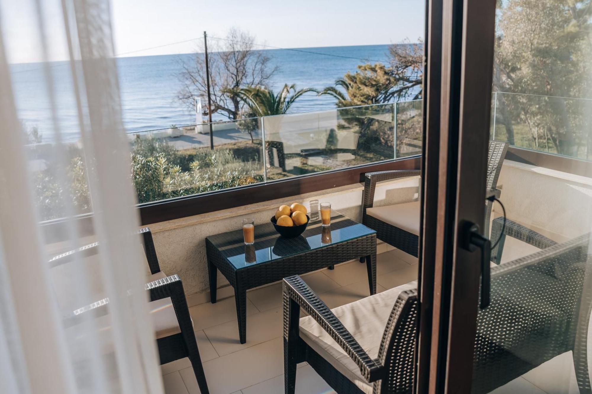 Apartments Kuce Lekovica Beach & Snack Bar- Bistro ภายนอก รูปภาพ