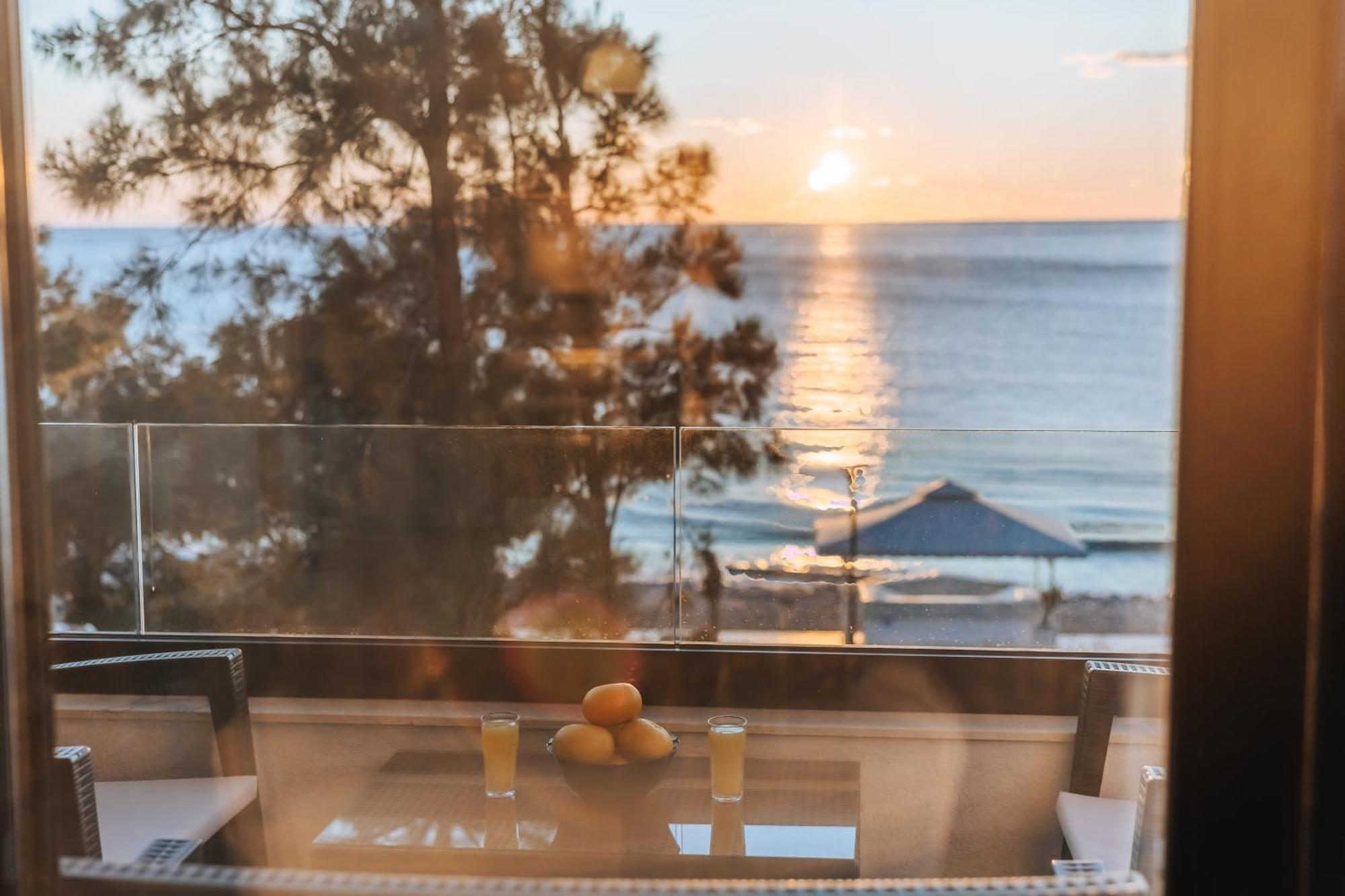 Apartments Kuce Lekovica Beach & Snack Bar- Bistro ภายนอก รูปภาพ