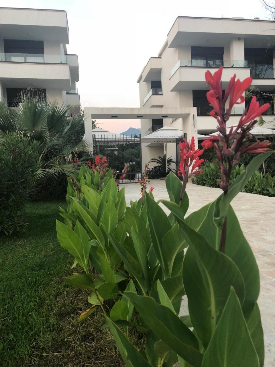 Apartments Kuce Lekovica Beach & Snack Bar- Bistro ภายนอก รูปภาพ