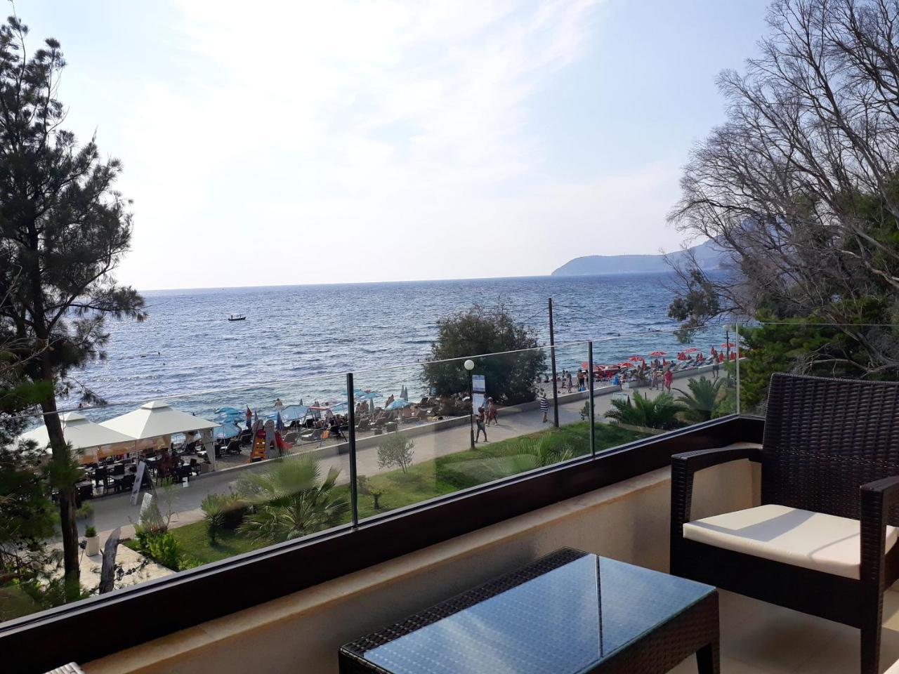 Apartments Kuce Lekovica Beach & Snack Bar- Bistro ภายนอก รูปภาพ
