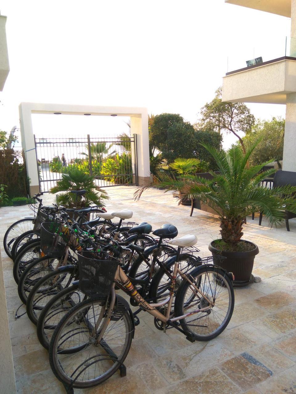 Apartments Kuce Lekovica Beach & Snack Bar- Bistro ภายนอก รูปภาพ