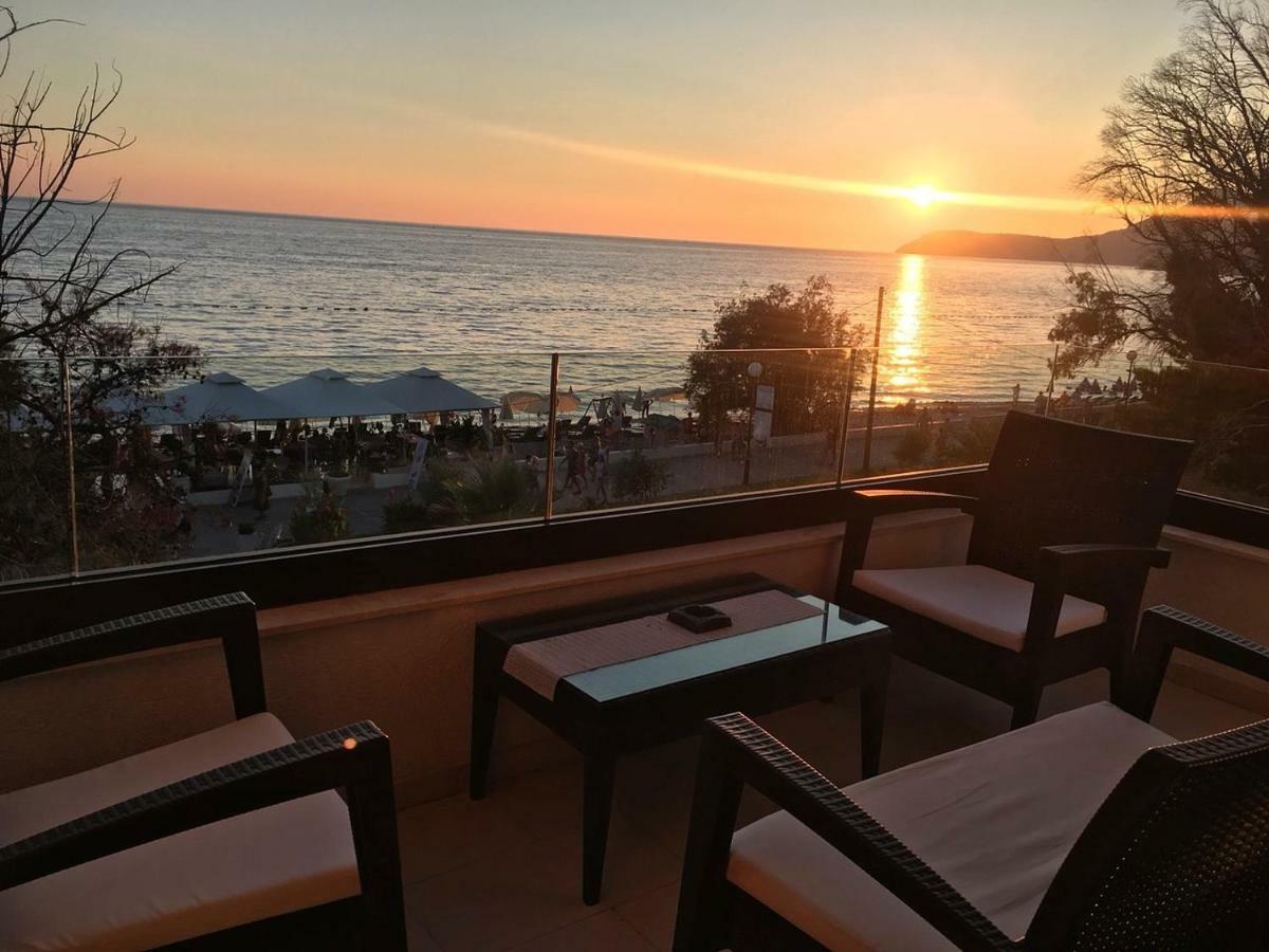 Apartments Kuce Lekovica Beach & Snack Bar- Bistro ภายนอก รูปภาพ